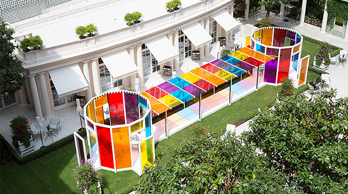 Веранда парижского отеля Le Bristol Paris превратилась в арт-инсталляцию