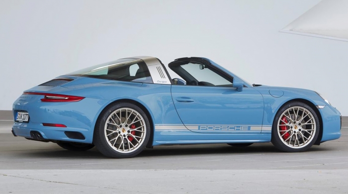 Porsche посвятил новый автомобиль вулкану Этна