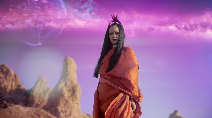 Рианна выпустила клип на сингл к фильму "Стартрек: Бесконечность"
