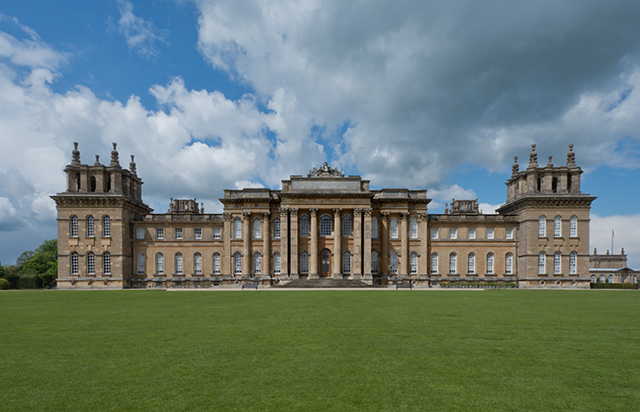 Показ новой коллекции Dior пройдет в Бленхеймском дворце в Англии (фото 3)