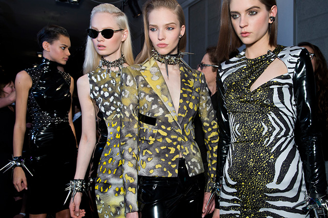 Versace осень-зима 2013/14 Versace стал самым популярным брендом по запросам в Google (фото 1)