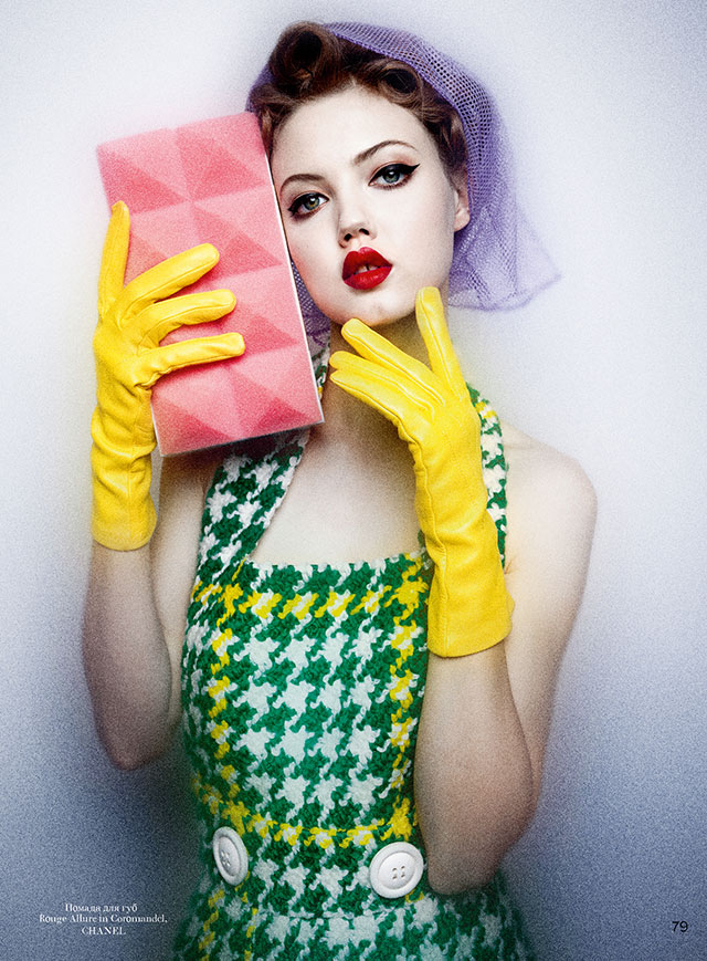 Из проекта «Отдел кадров». Фотограф Платон Шестой выпуск журнала Garage Russia: сюрреализм, киборги и бензопила (фото 1)