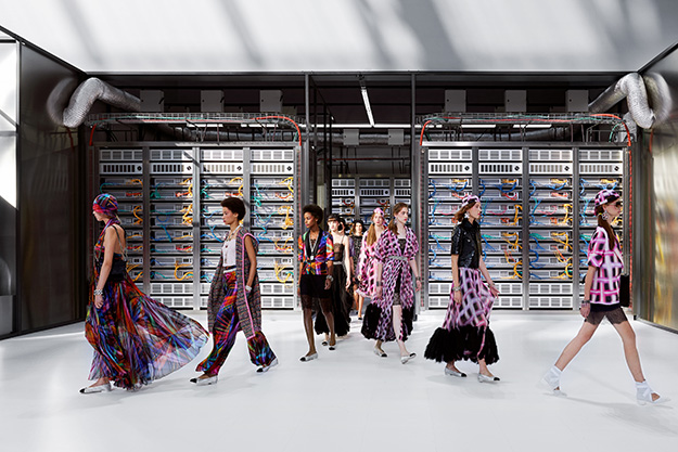 Парижская неделя моды: Chanel, весна-лето 2017 (фото 1)