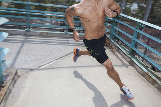 Тренировки в городе: в чем нельзя заниматься спортом на людях (фото 8)