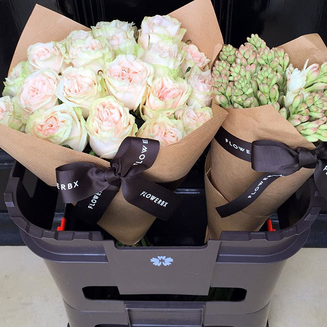 Натали Массене займется доставкой цветов (фото 1)