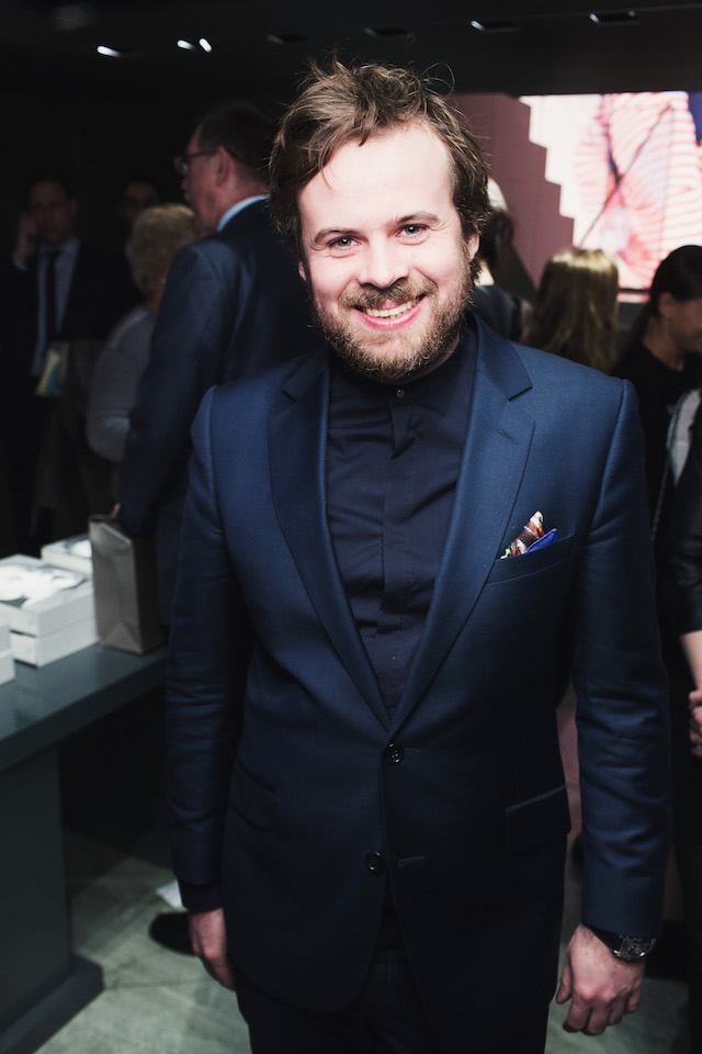 Презентация автобиографической книги Джорджо Армани (фото 9)