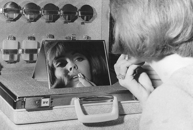 О стрижках, помаде и принятии ванны: самые странные бьюти-законы (фото 2)