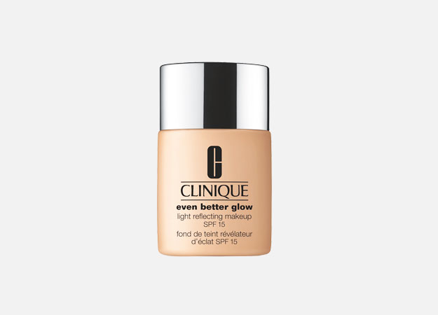 Even Better Glow Light Reflecting Makeup SPF 15 от Clinique, 3300 руб.