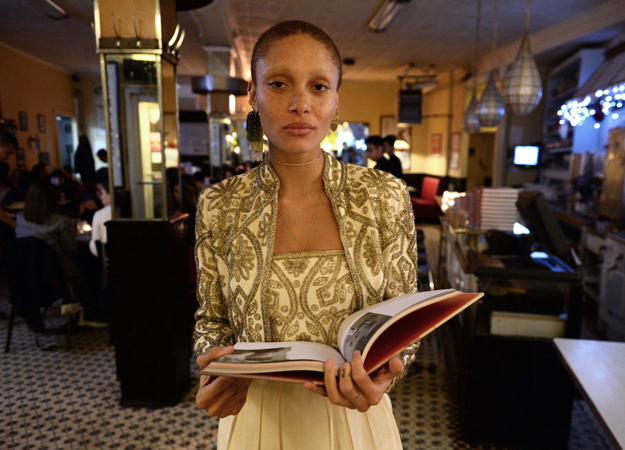 Gucci пригласил подруг Петры Коллинз на дим-самы (фото 1)