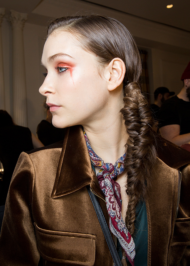 Варианты укладок с плетениями, которые можно сделать самостоятельно (фото 3)