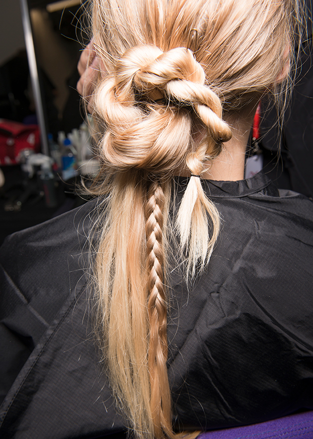 Варианты укладок с плетениями, которые можно сделать самостоятельно (фото 6)