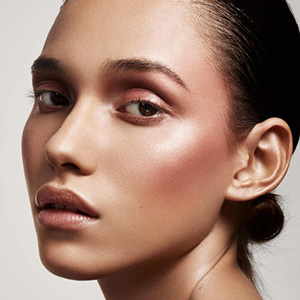 Саша Ревенко красится и танцует в проекте Buro 24/7 и Chanel (фото 2)