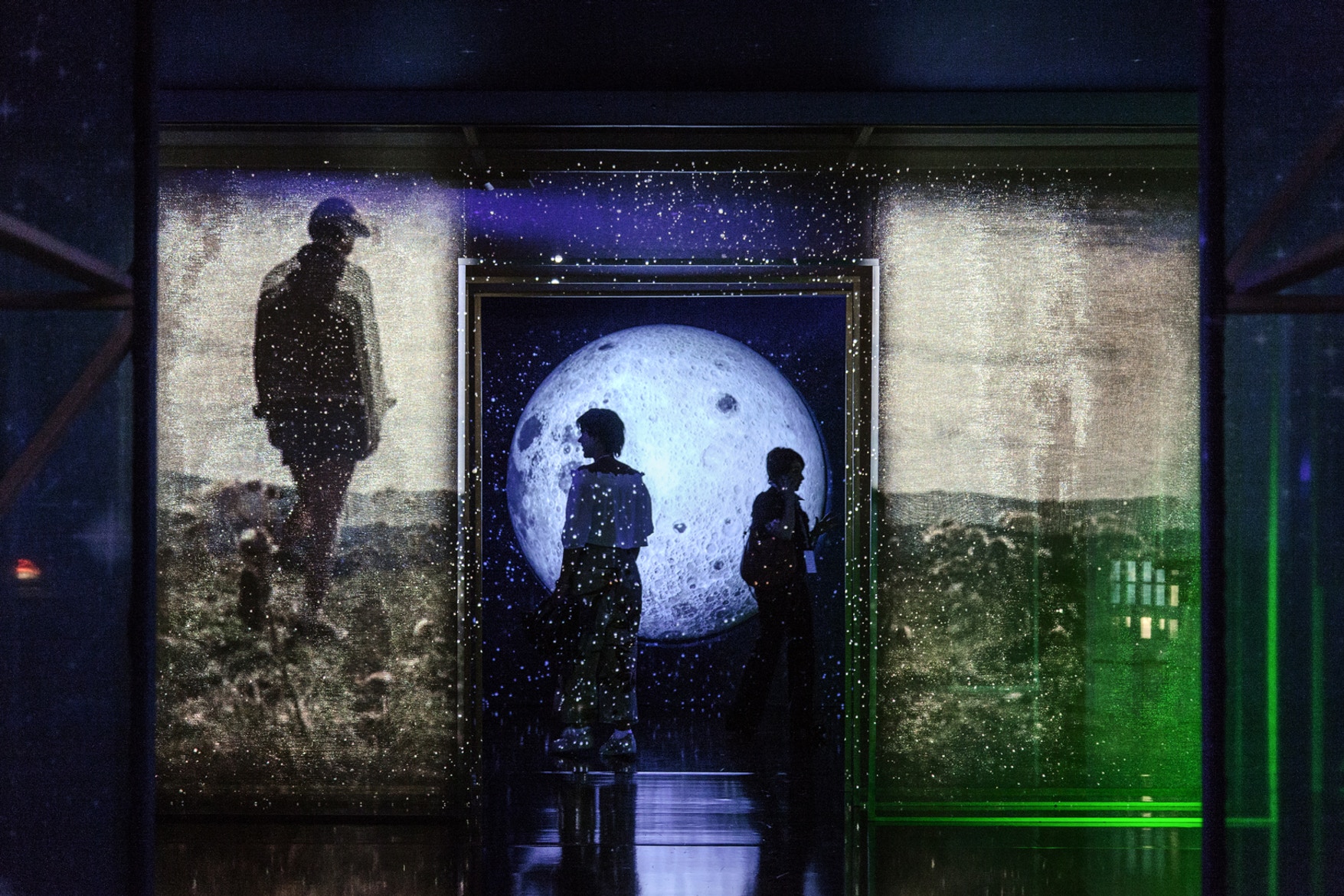 Арт-коллектив из Рима создал сюрреалистическую инсталляцию для Каннского фестиваля (фото 6)