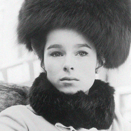 Как повторить культовый образ: Джеральдина Чаплин (фото 1)