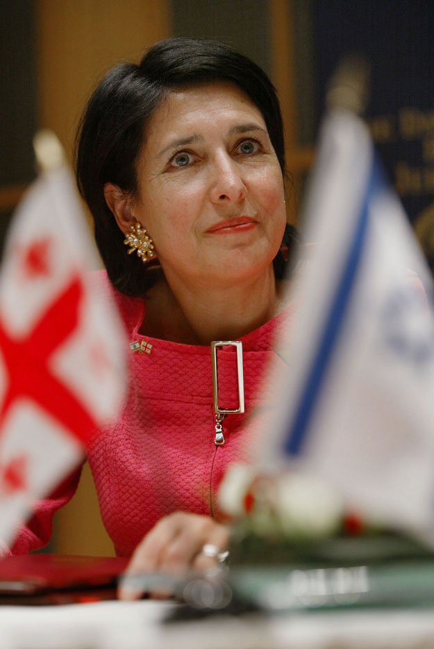 Стиль Саломе Зурабишвили — первой женщины-президента Грузии (фото 2)
