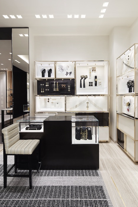 Chanel открыл обновленный бутик в галереях «Времена года» (фото 6)