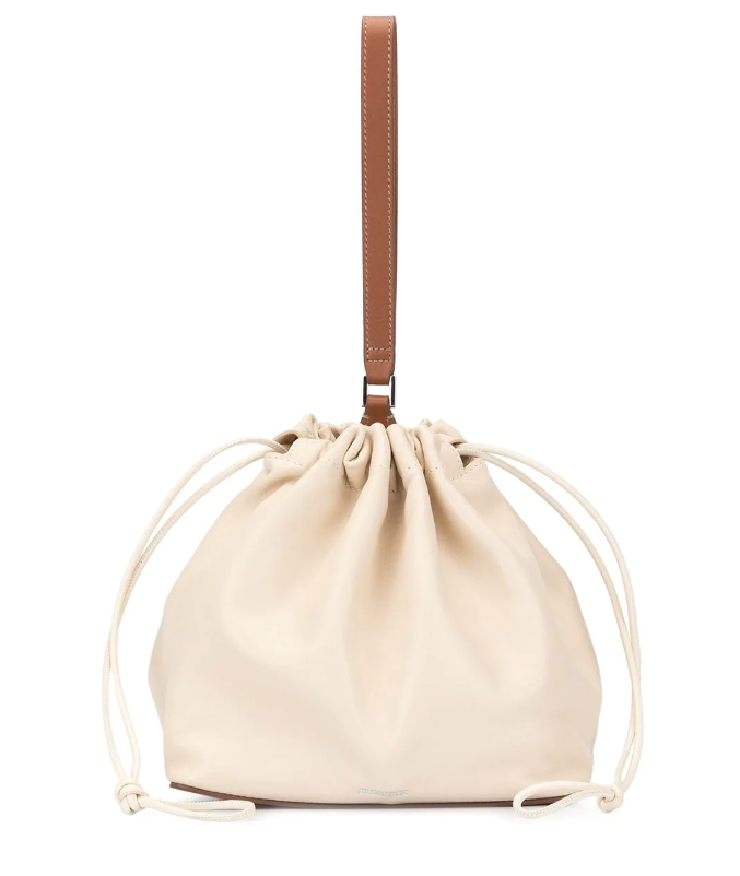 Что купить: кожаный плащ, казаки и светлые сапоги (фото 3)