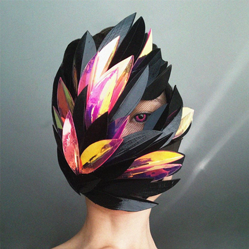 Знакомьтесь, Настя Пилепчук. Она делает необычные маски из металла, дерева или CD-дисков (фото 2)