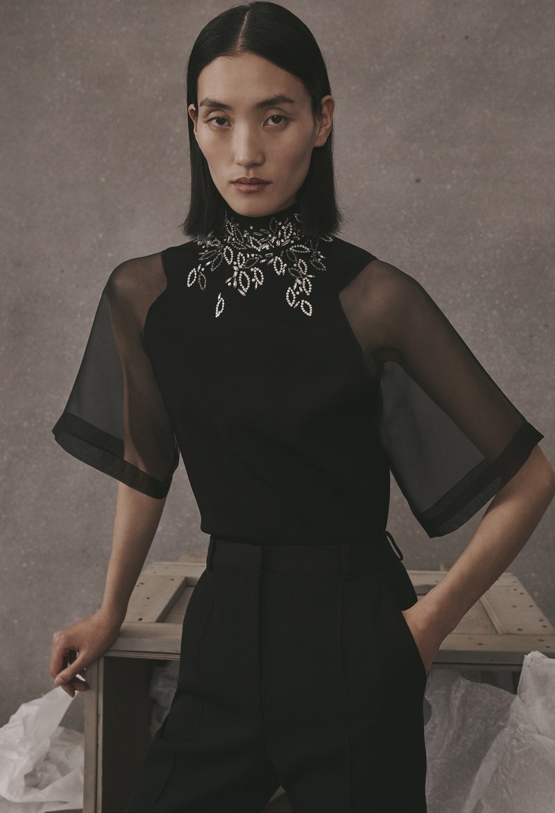Givenchy совмещает кутюр и повседневную одежду в новой капсульной коллекции (фото 15)