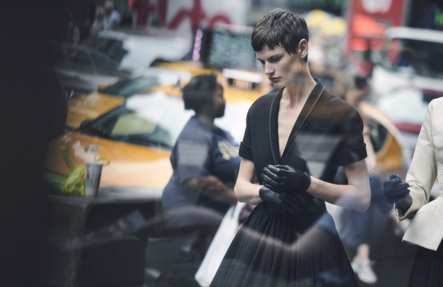 Dior выпускает новую фотокнигу в память о Питере Линдберге (фото 1)