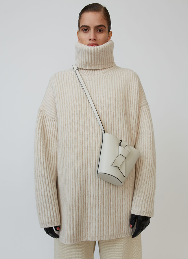 20 свитеров с отличным составом — такой покупаешь один раз, а носишь, пока не надоест (фото 18)