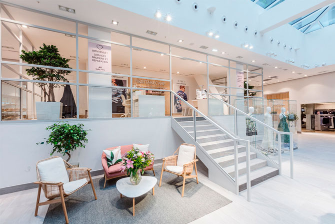 H&M открыл магазин нового формата в Германии — с йогой, кафе и садиком (фото 1)