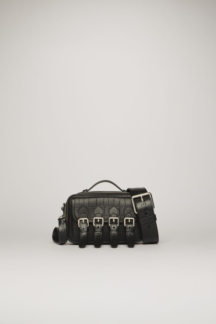 Mulberry и Acne Studios сделали сумки-«сороконожки» для совместной коллекции (фото 5)