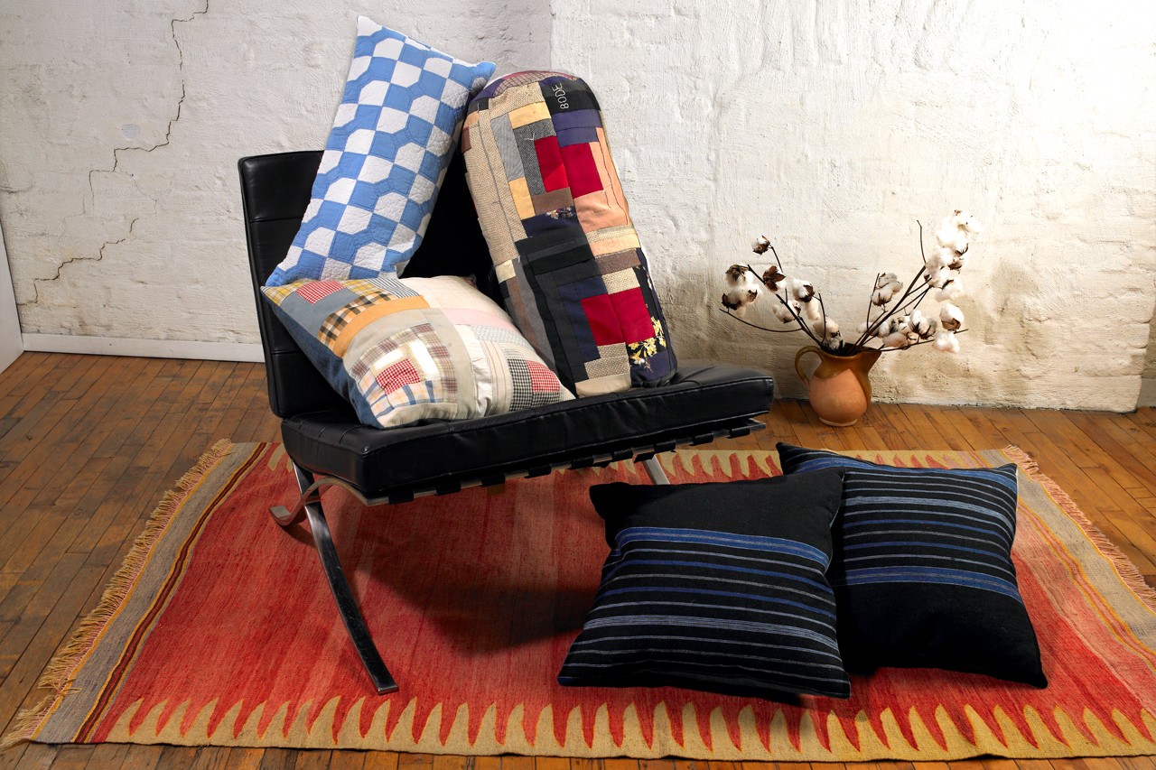 Дизайнер Эмили Боде выпустила коллекцию подушек из винтажной ткани (фото 2)