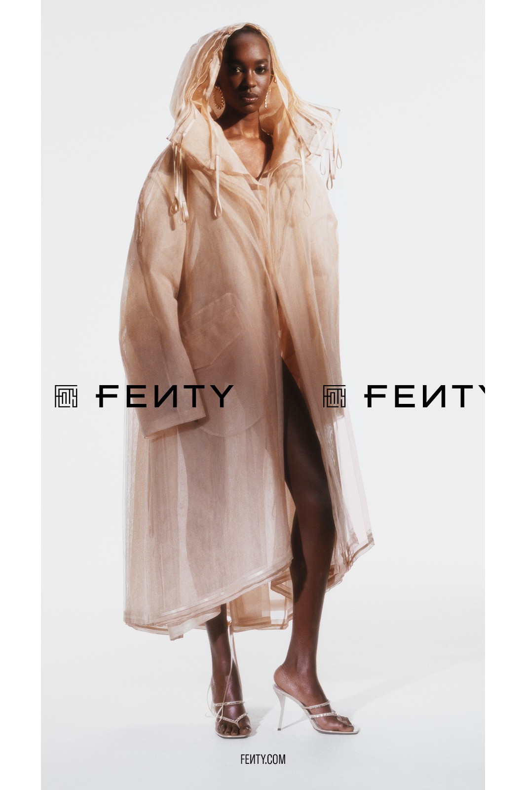 Рианна выпустила кампанию декабрьской коллекции Fenty (фото 9)