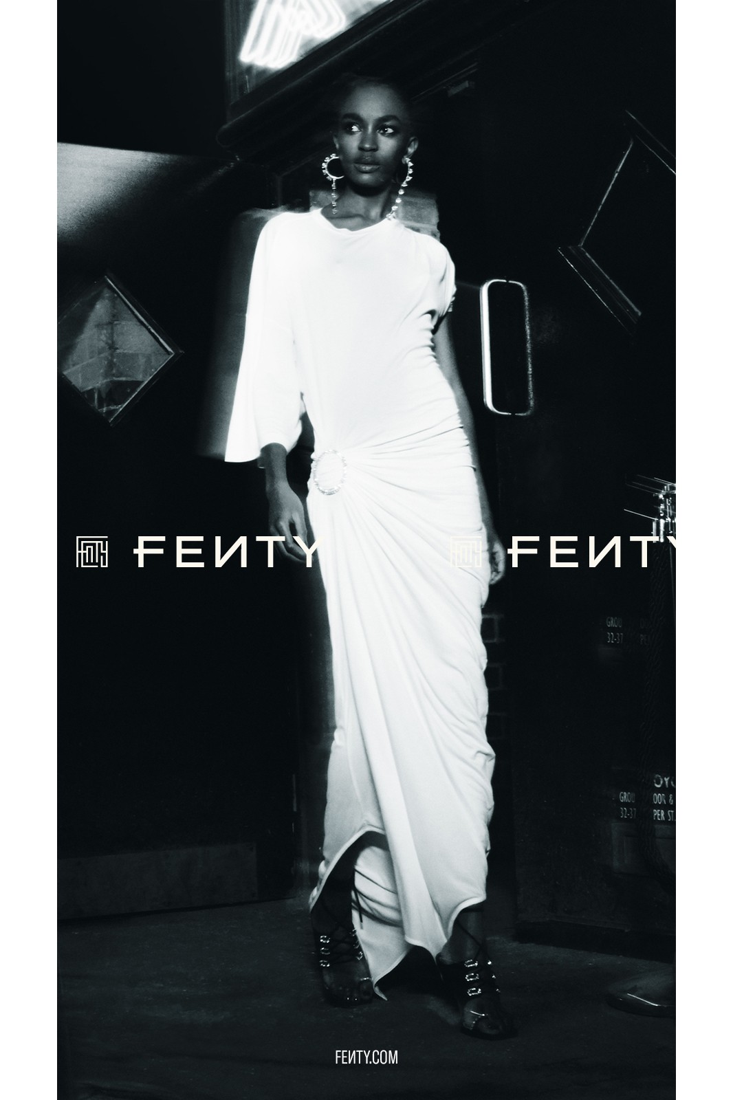 Рианна выпустила кампанию декабрьской коллекции Fenty (фото 11)