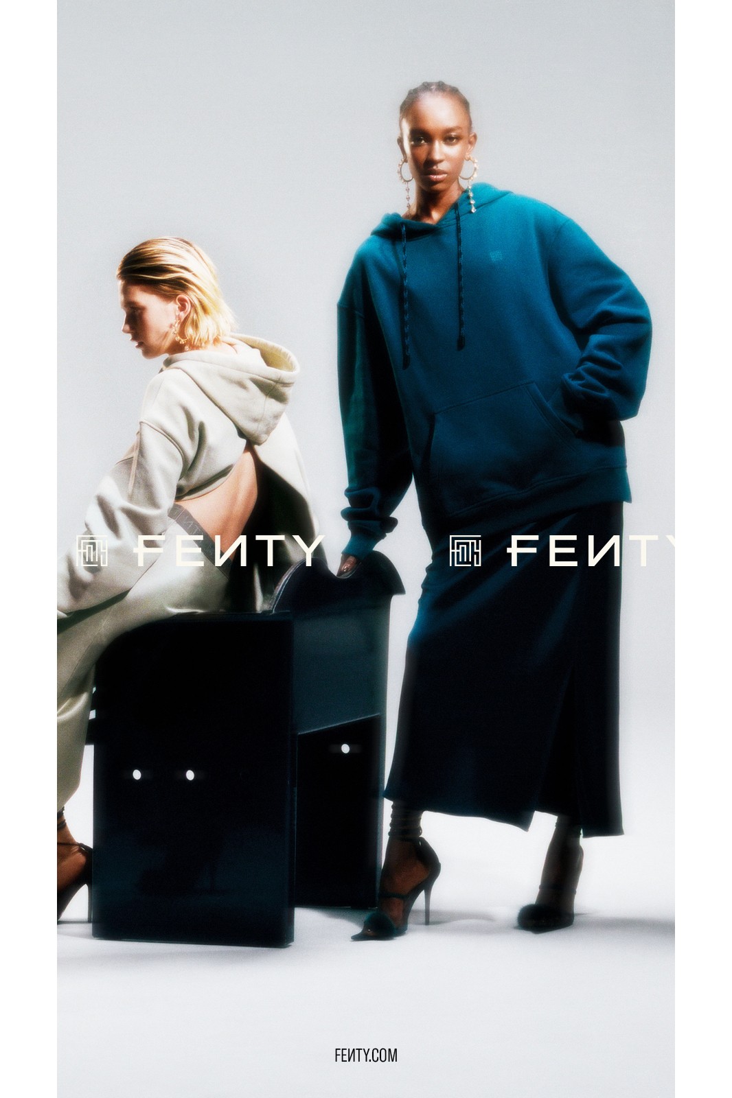 Рианна выпустила кампанию декабрьской коллекции Fenty (фото 5)