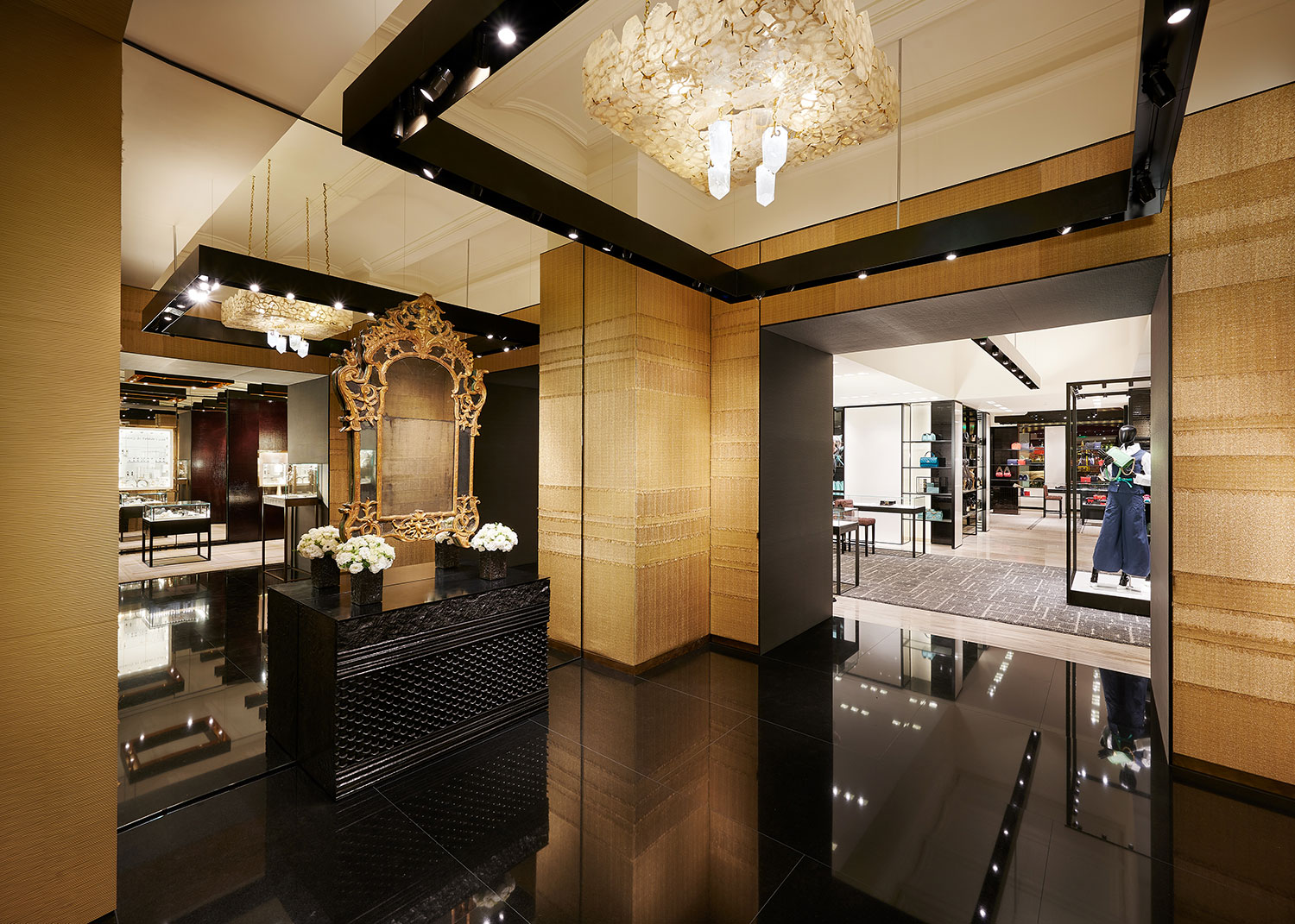 Chanel открыл бутик в ГУМе (фото 8)