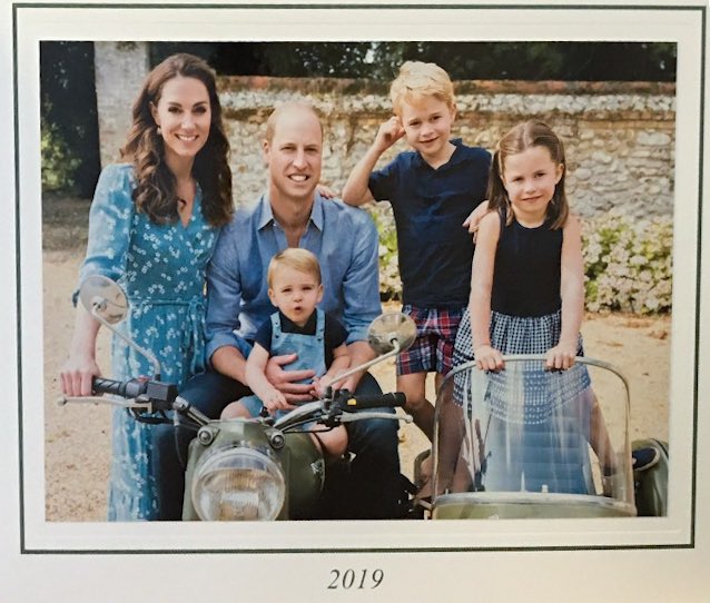 В твиттере появилась рождественская открытка Кейт Миддлтон и принца Уильяма (фото 1)