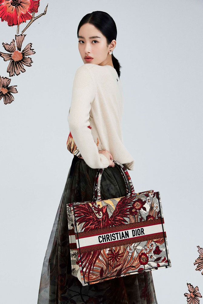 Dior выпустил капсулу с цветами и фениксами для китайского Нового года (фото 1)