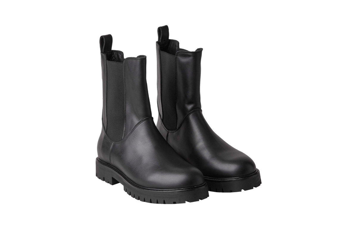 COS представил новинки базового гардероба (фото 14)