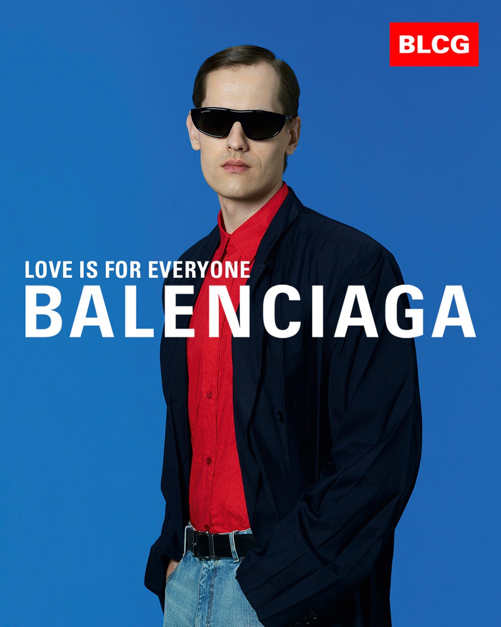«Сила мечт» и «мысли масштабно»: Balenciaga выпустил кампанию с вдохновляющими надписями (фото 3)