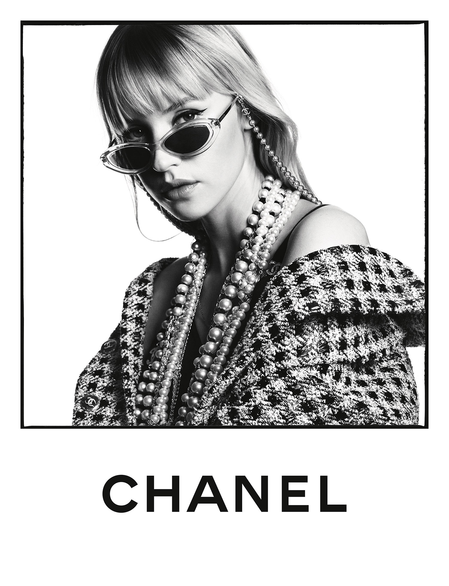 Маргарет Куэлли и Фаррелл Уильямс снялись в кампании оптики Chanel (фото 2)