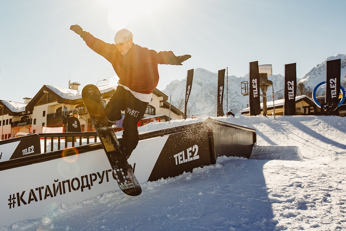 Джиббинг, карвинг и звезды сноубординга: как прошел Tinkoff Rosafest в «Роза Хутор» (фото 1)