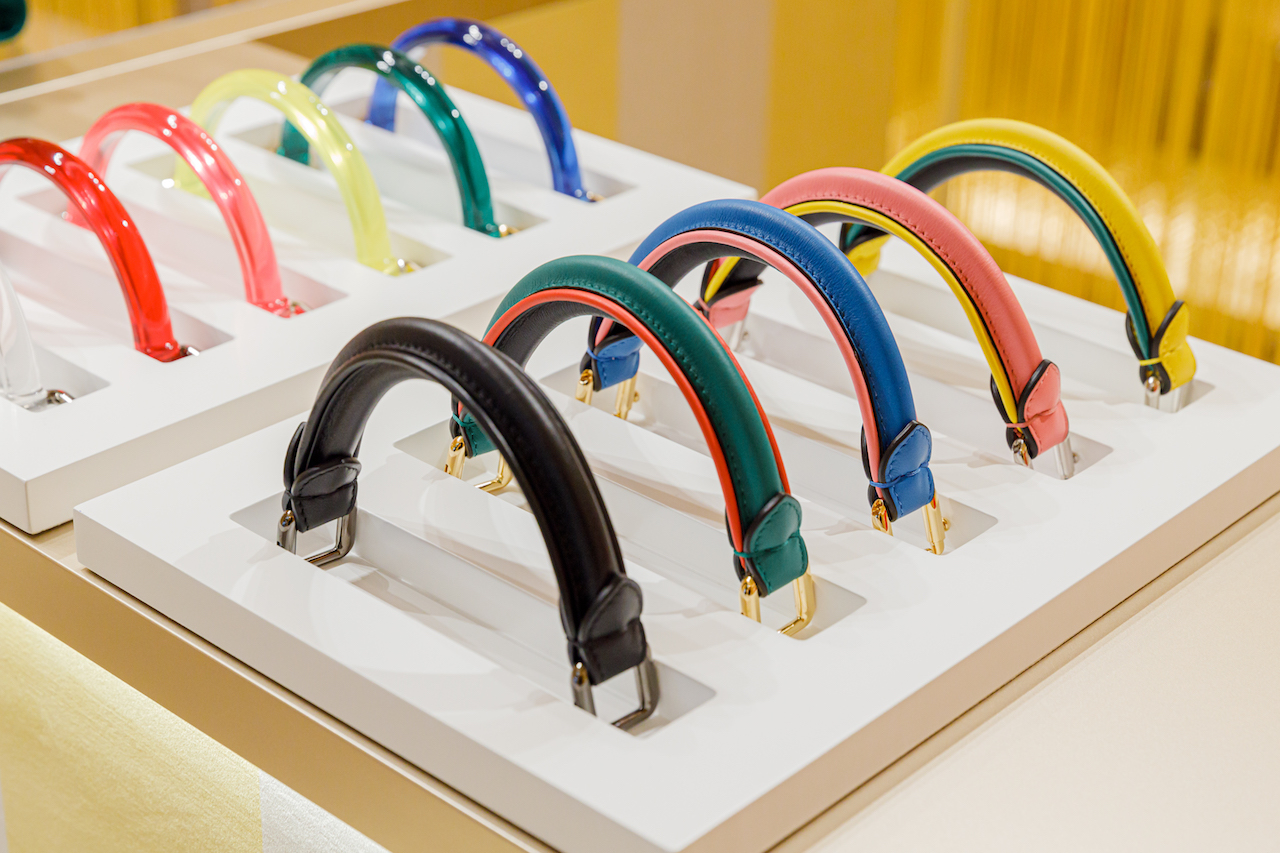 Fendi открыл в Москве «бар» для кастомизации сумок Peekaboo (фото 4)