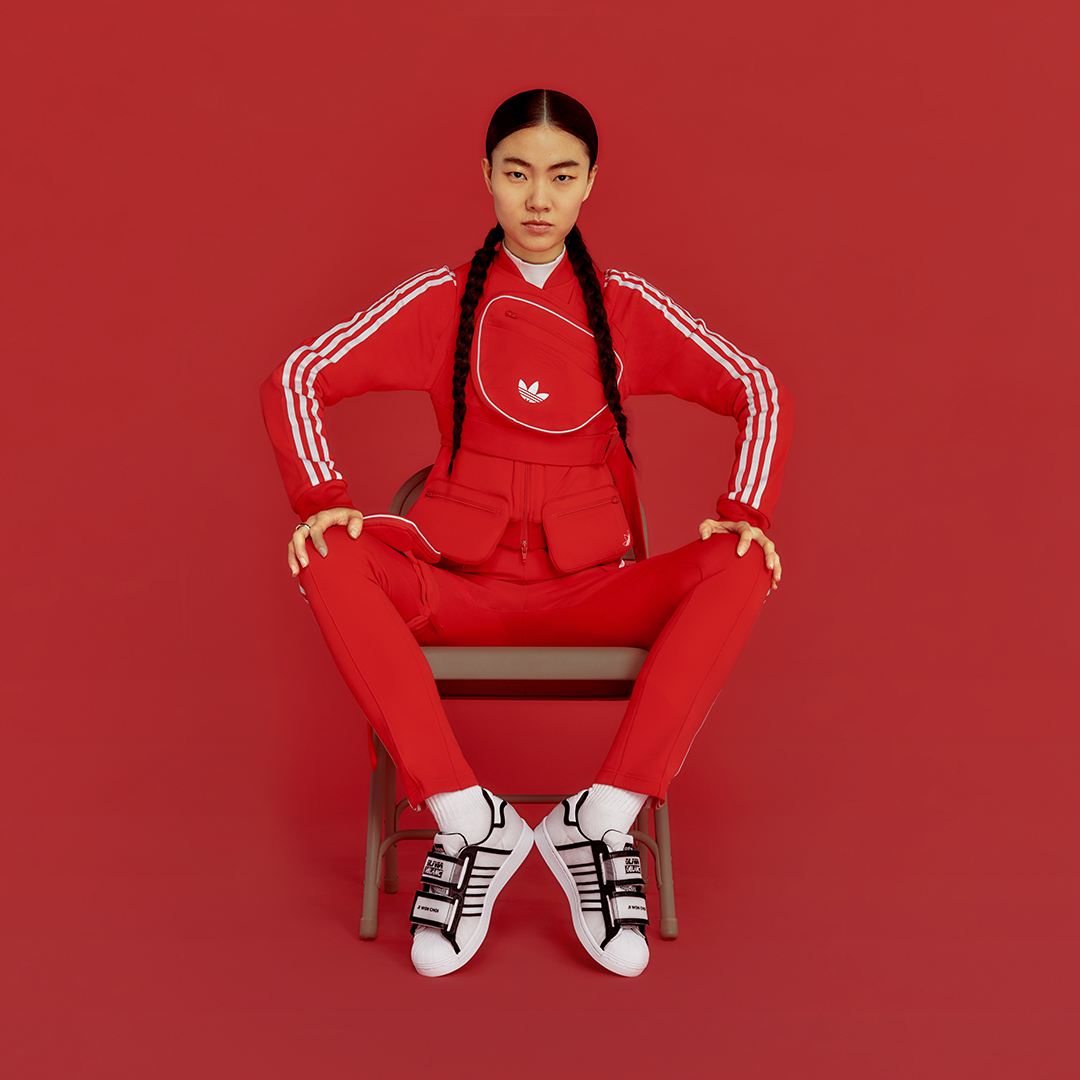 Молодые дизайнеры Оливия Обланк и Джи Вон Чой переосмыслили кроссовки adidas Superstar (фото 14)
