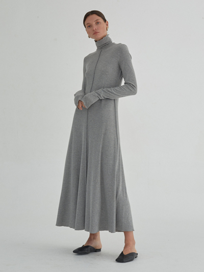 Каким может быть гардероб на время карантина? Отвечают девушки, вкусу которых мы доверяем (фото 7)