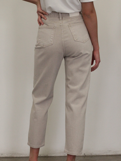 Каким может быть гардероб на время карантина? Отвечают девушки, вкусу которых мы доверяем (фото 8)