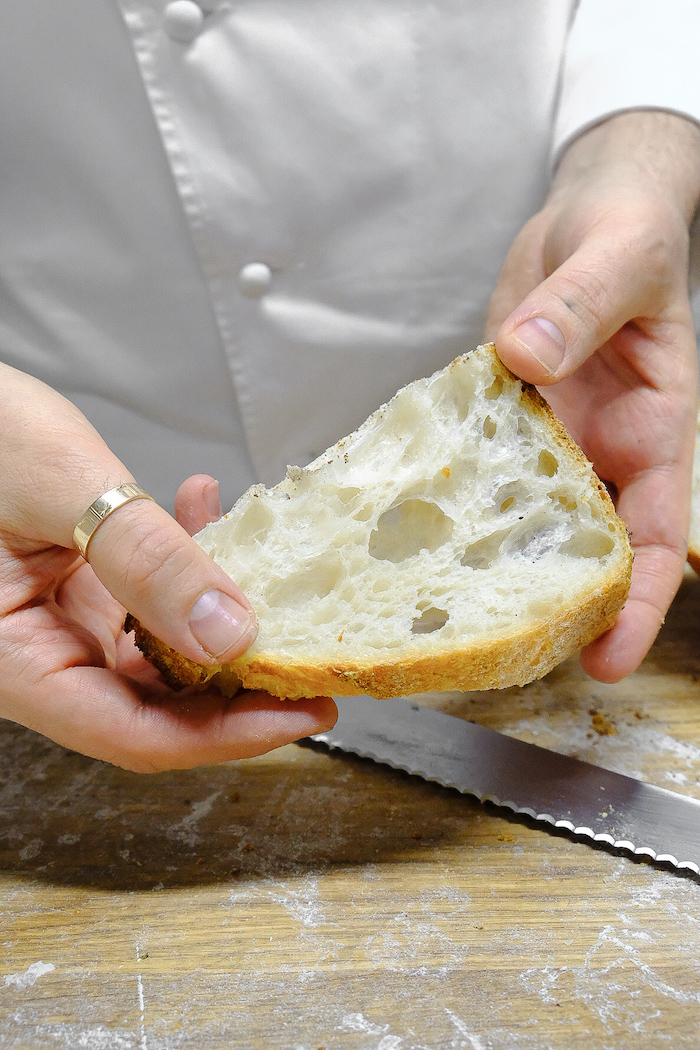 Почему в самоизоляции все ринулись печь хлеб дома (фото 7)