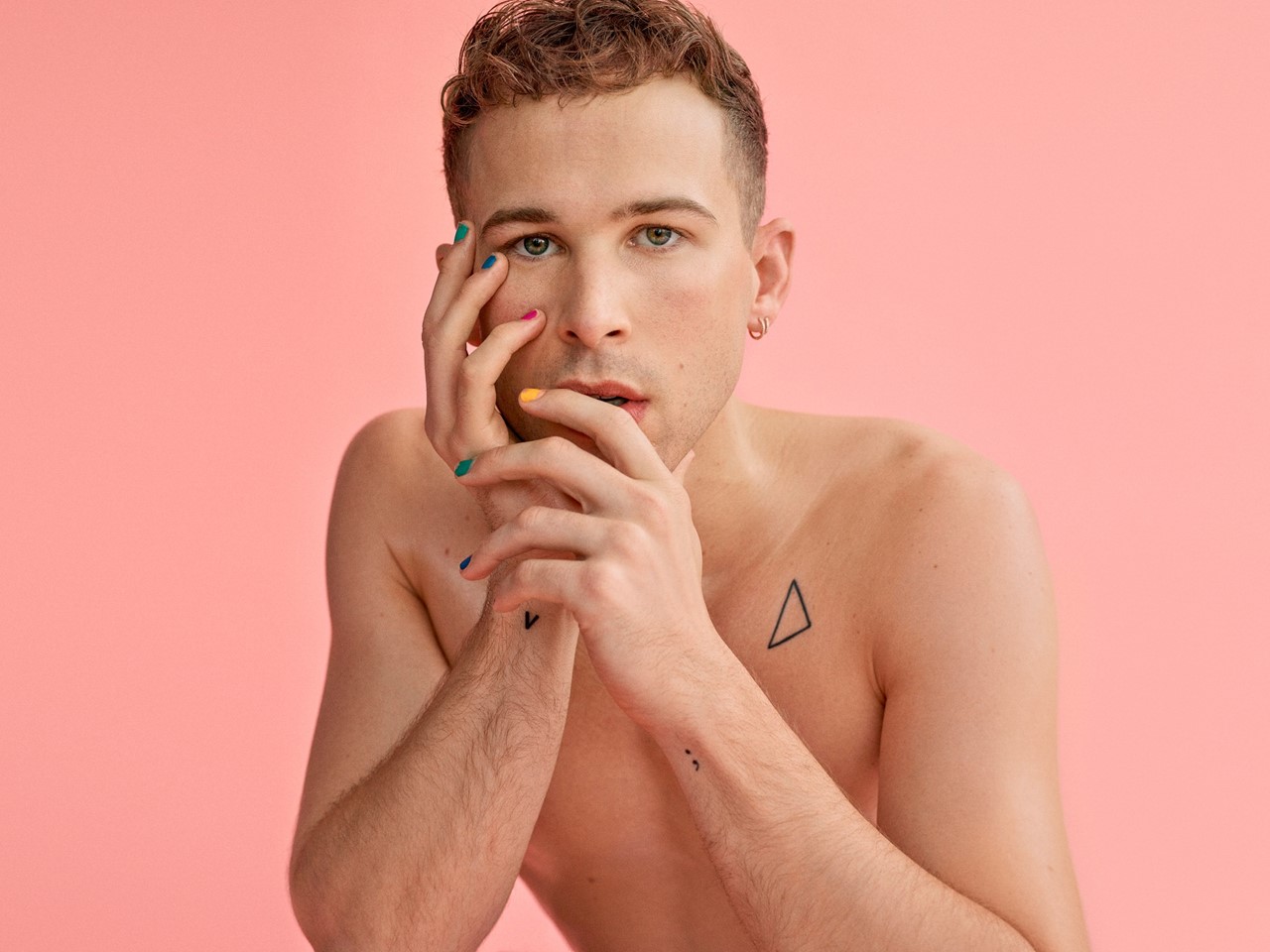 Calvin Klein выпустил кампанию в поддержку ЛГБТ+ сообщества (фото 17)