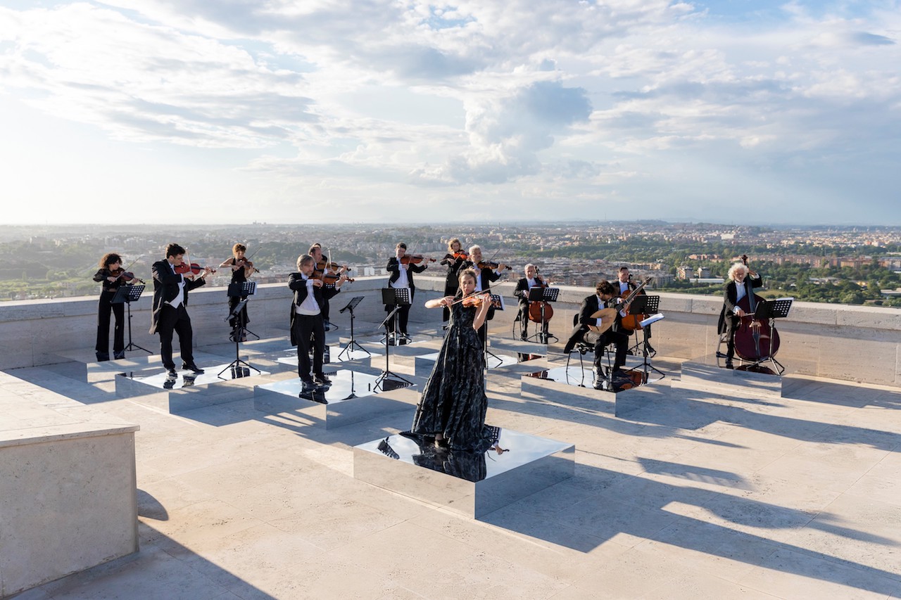 Fendi устроил концерт классической музыки в своей римской штаб-квартире (фото 6)