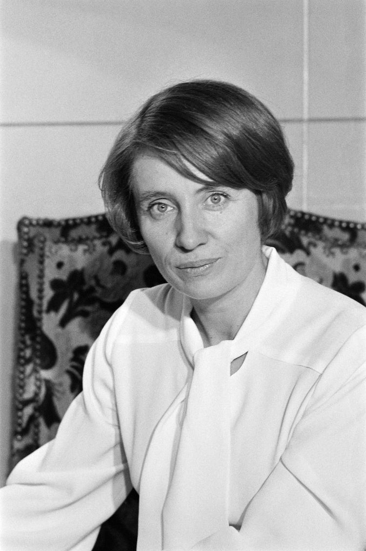 От Колетт до Франсуазы Саган: 8 французских писательниц XX века, которых важно знать (фото 15)