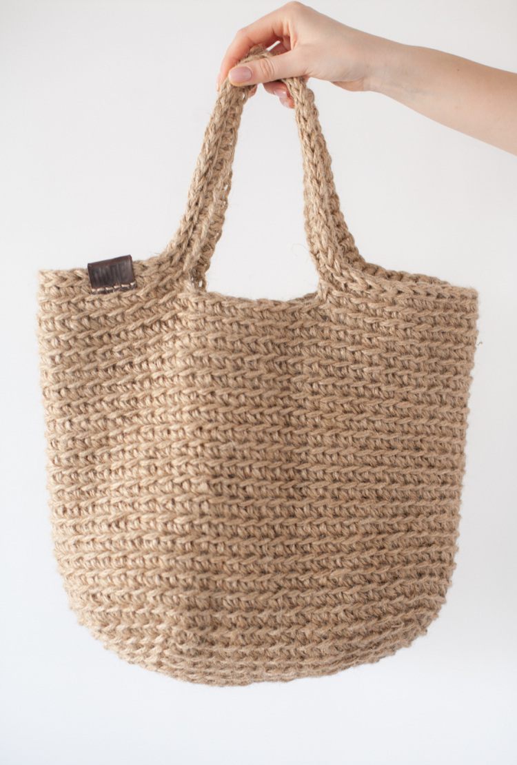 Все свое ношу с собой. 20 летних XL-сумок для города и пляжа (фото 11)