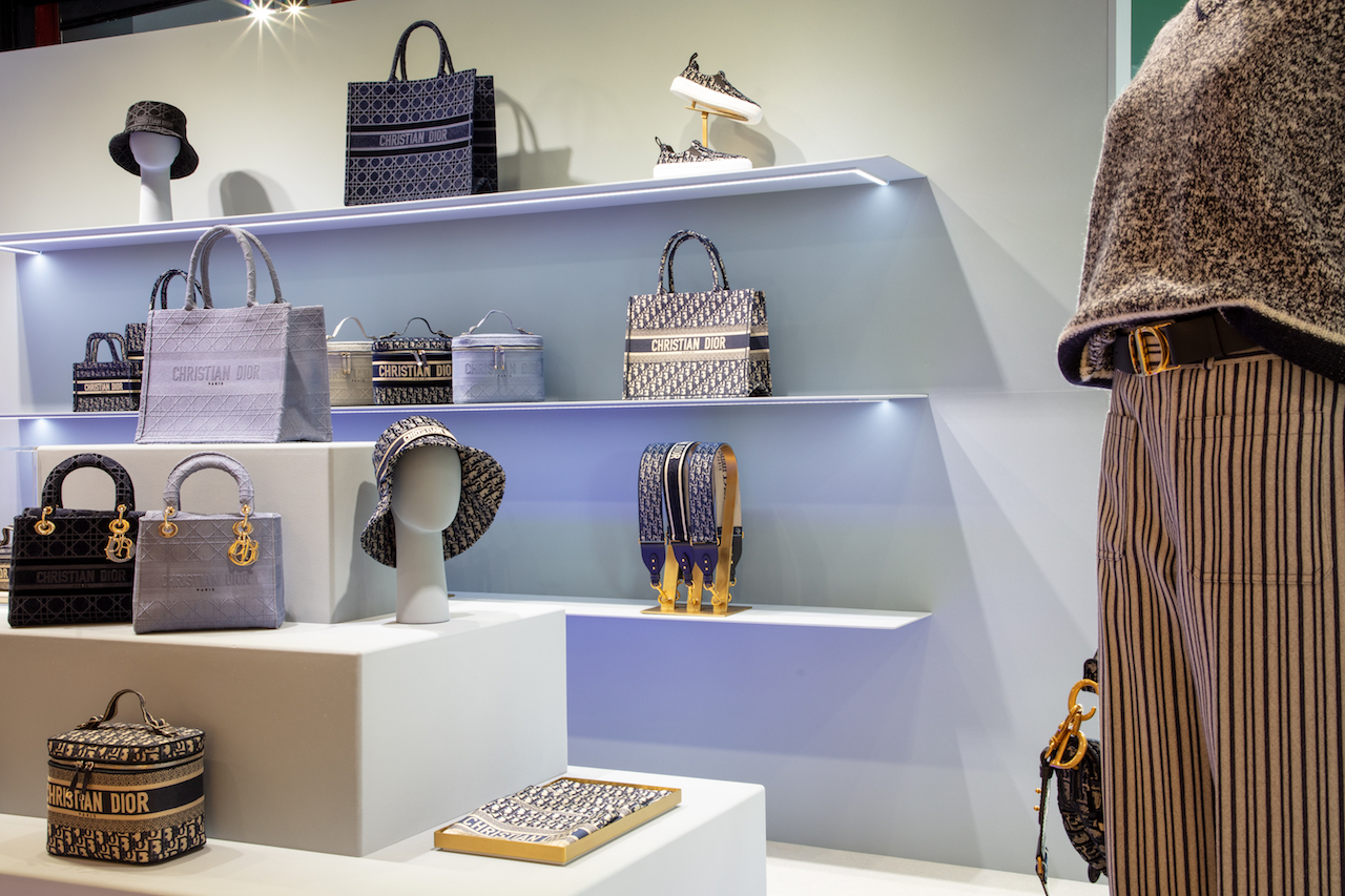 Dior открыл поп-ап-бутик в лондонском универмаге Harrods (фото 2)