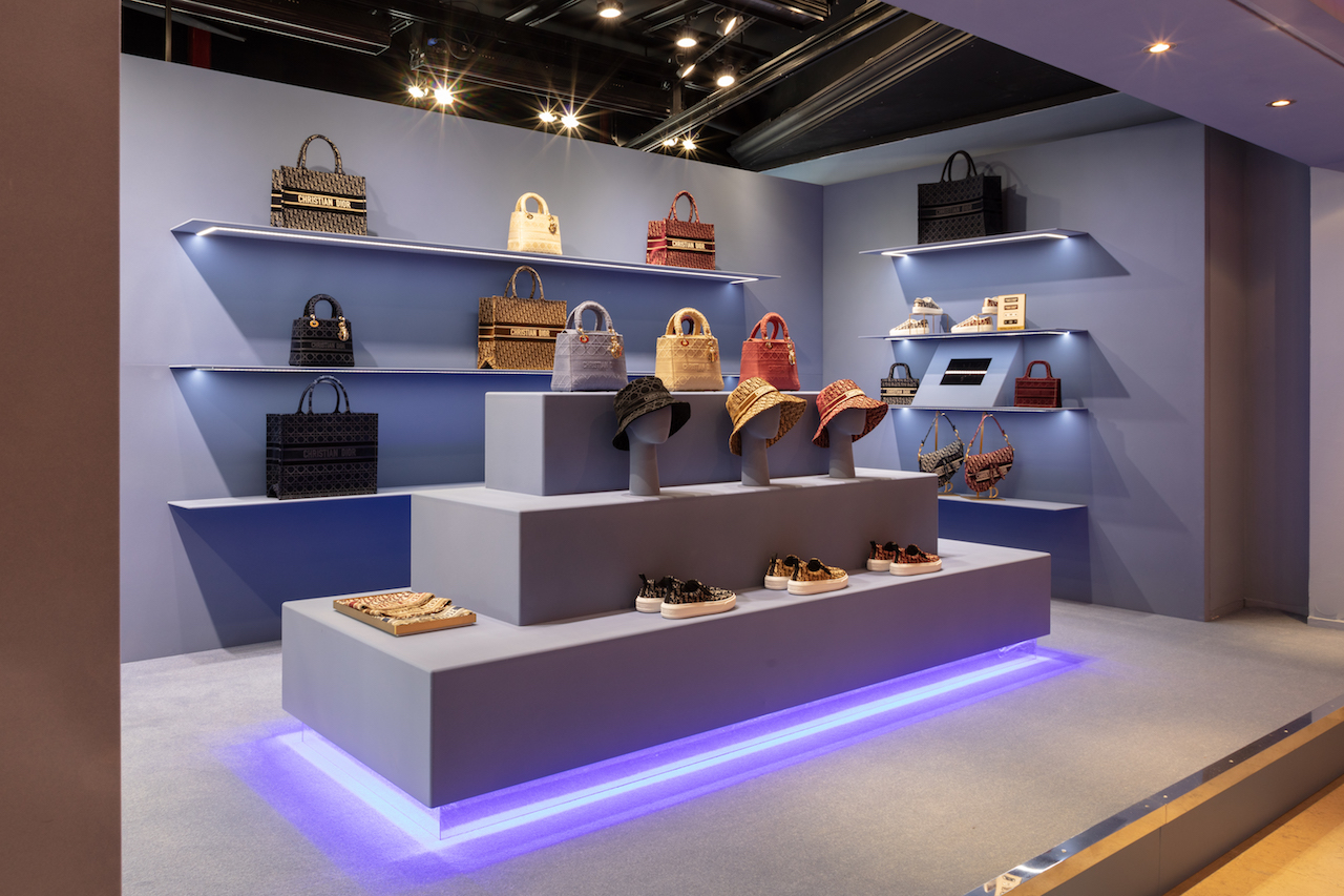 Dior открыл поп-ап-бутик в лондонском универмаге Harrods (фото 3)