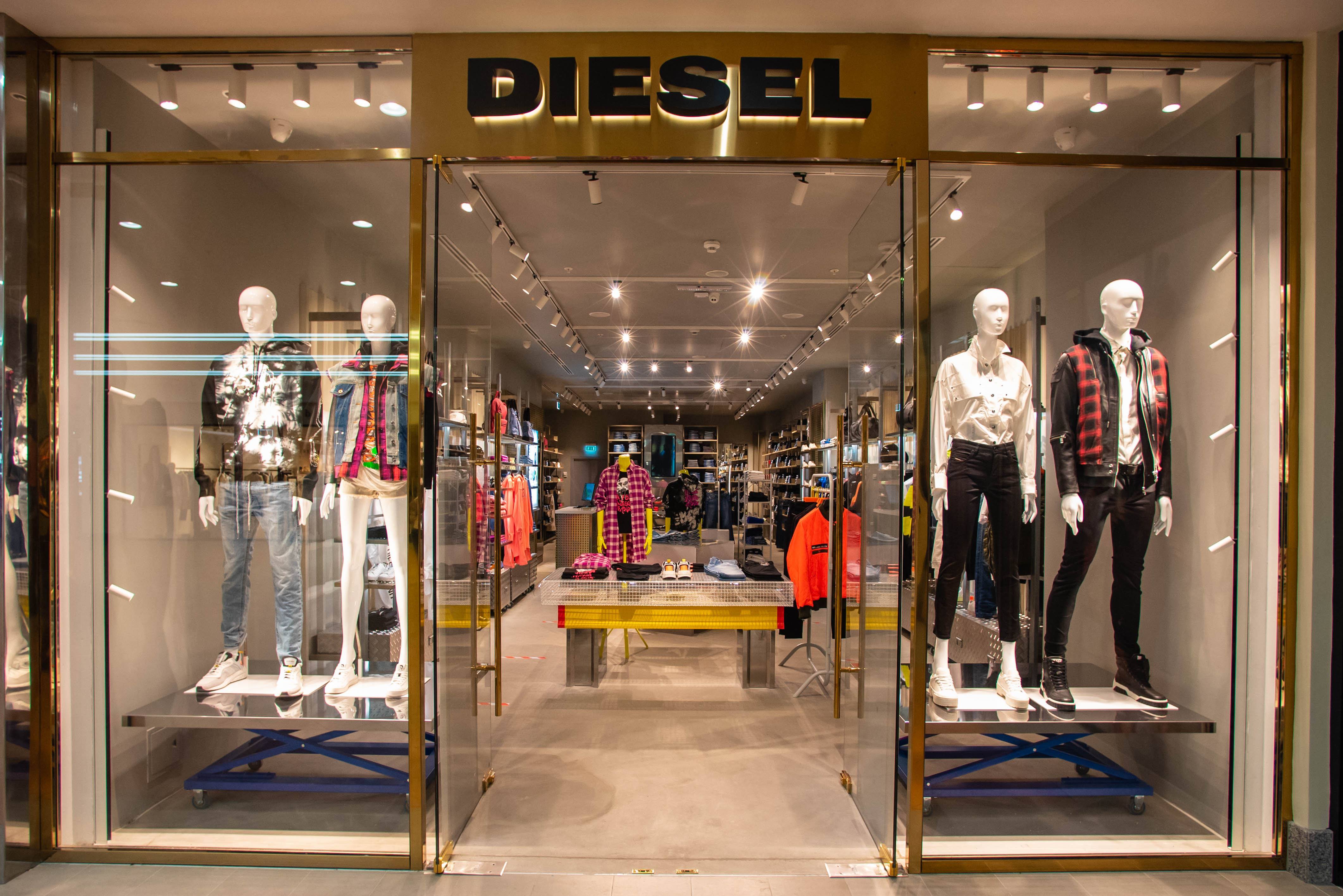 Diesel открыл первый флагманский магазин в Москве (фото 1)